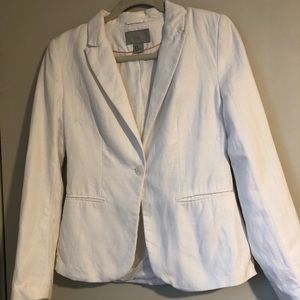 H&M - WHITE FITTED BLAZER